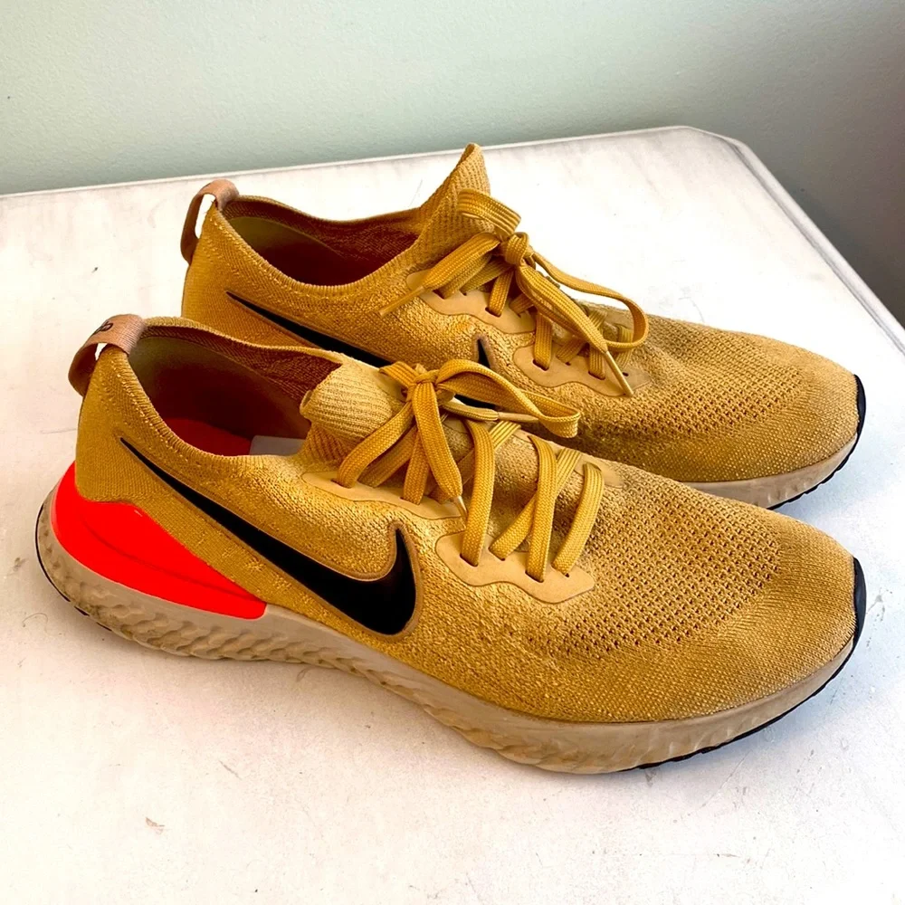 Nike Epic React Flyknit 2 Gold shoes